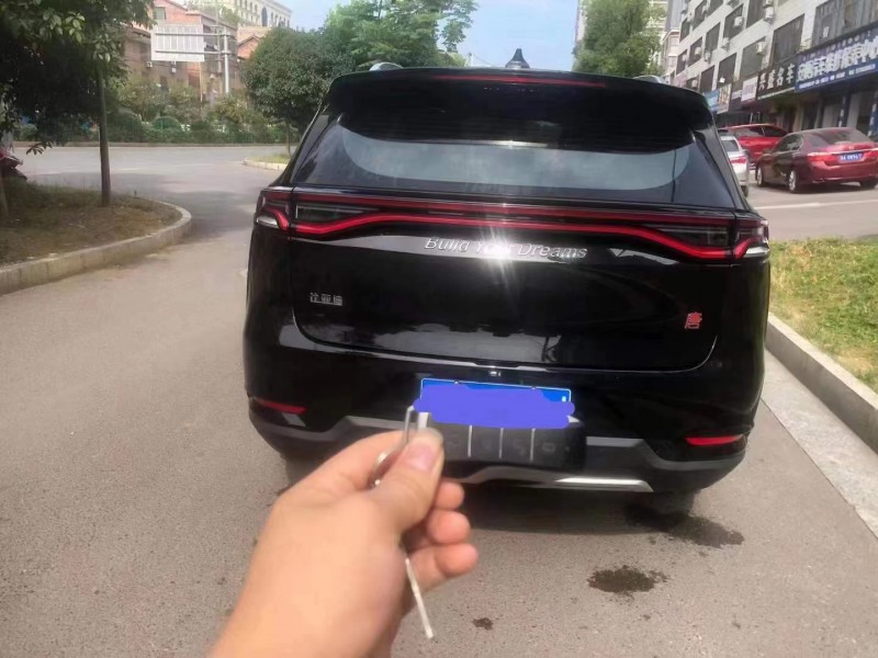 婁底19年比亞迪唐8