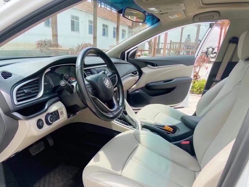 潍坊18年别克英朗4