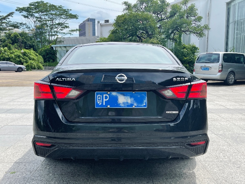 深圳21年日产天籁6