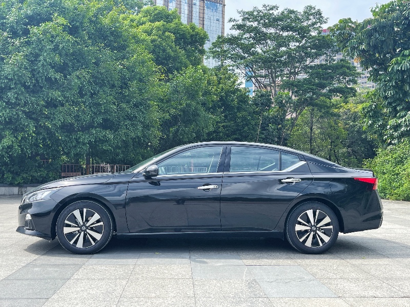 深圳21年日产天籁1