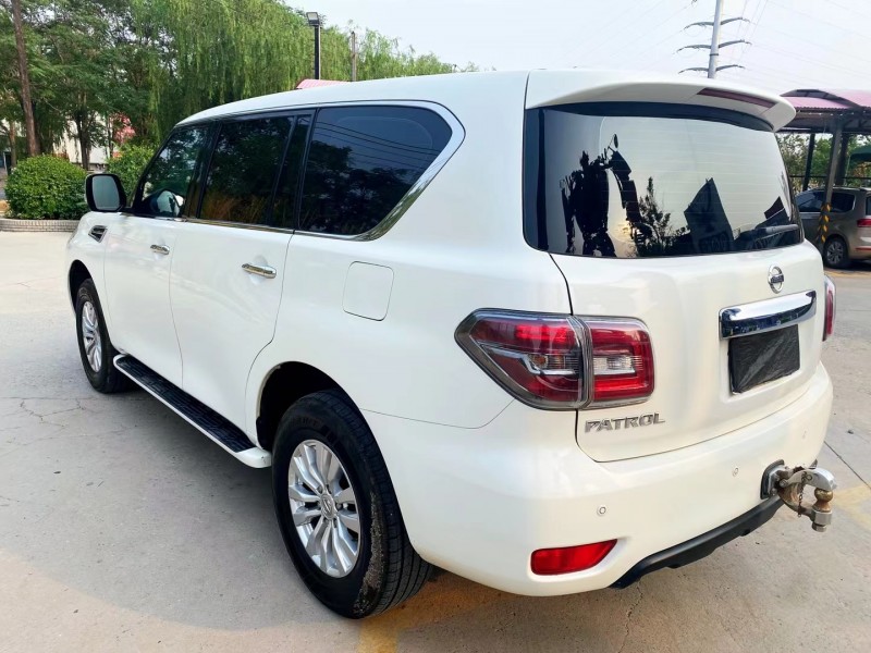 保定17年日产途乐5