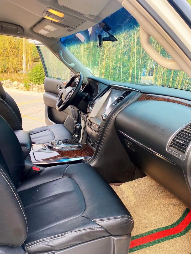 保定17年日产途乐3