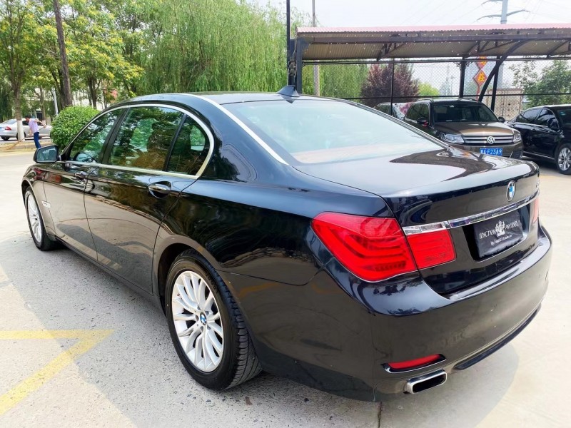 保定11年宝马7系1