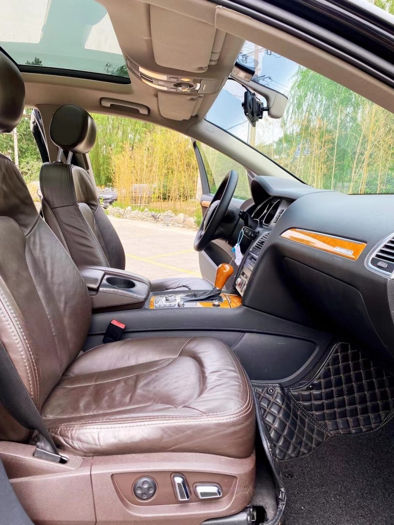 保定10年奥迪Q76