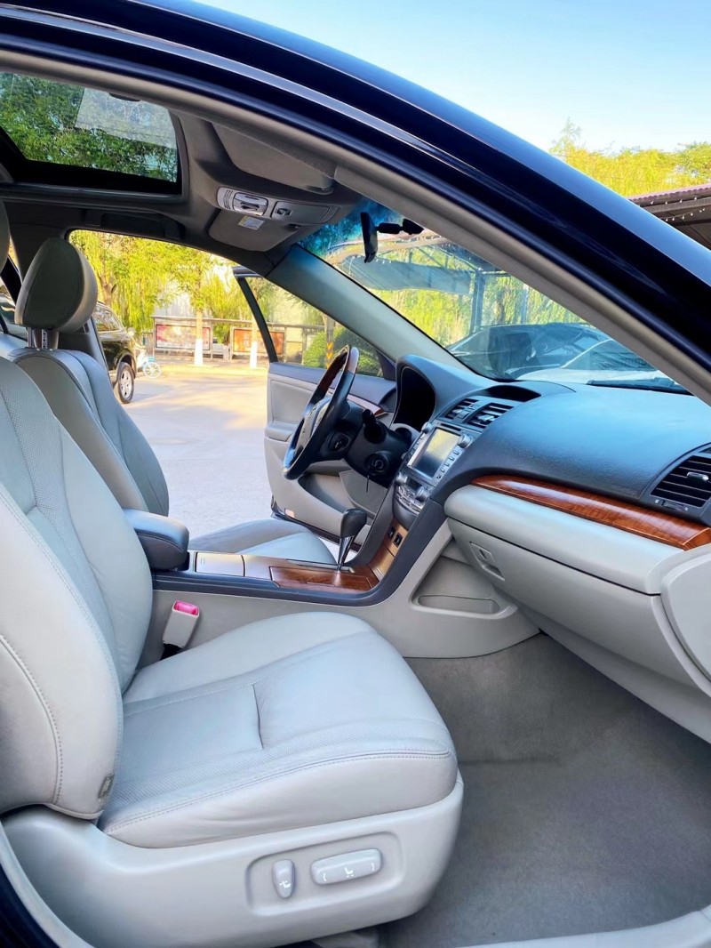 保定12年丰田凯美瑞4