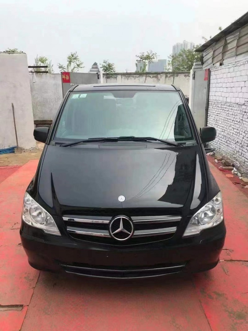 武汉16年奔驰威霆9