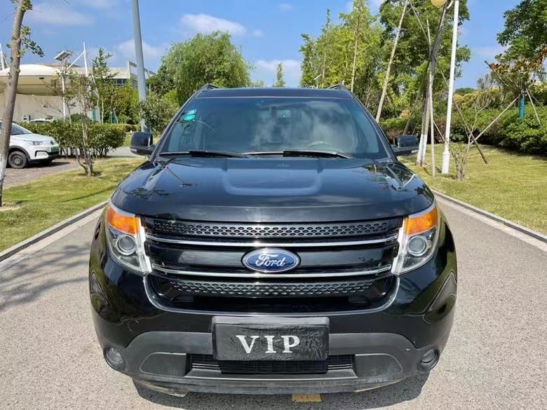 盐城15年福特探险者1