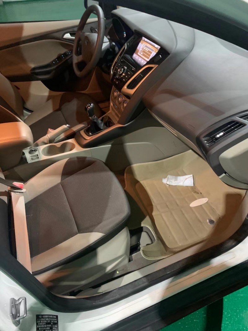 徐州15年福特福克斯6