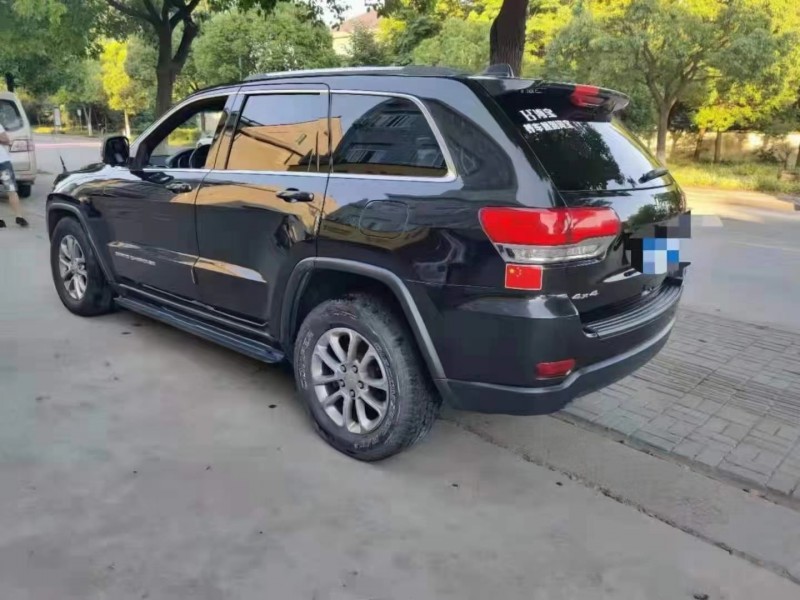 北京13年Jeep大切諾基8