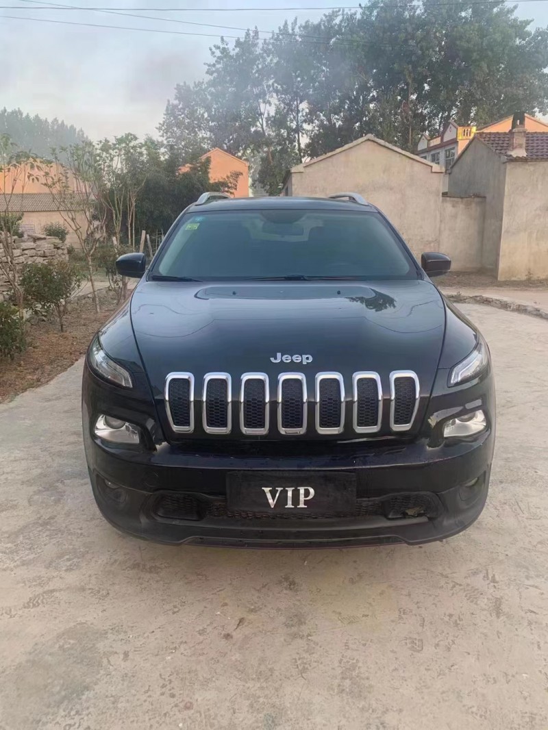 合肥17年Jeep自由光1