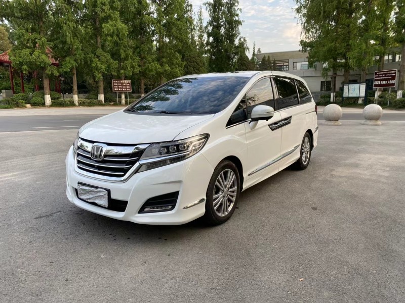 徐州17年本田艾力绅8