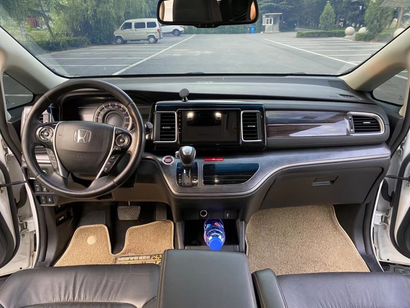 徐州17年本田艾力绅4