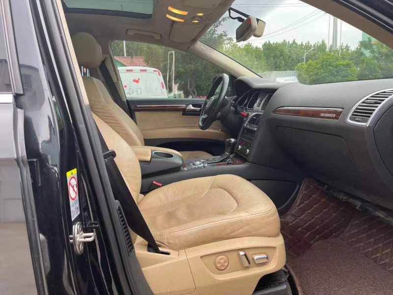 青岛12年奥迪Q74