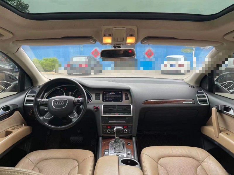 青岛12年奥迪Q73