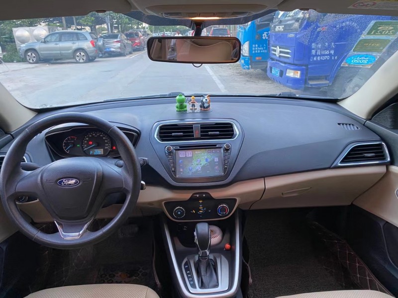 广州15年福特福睿斯7