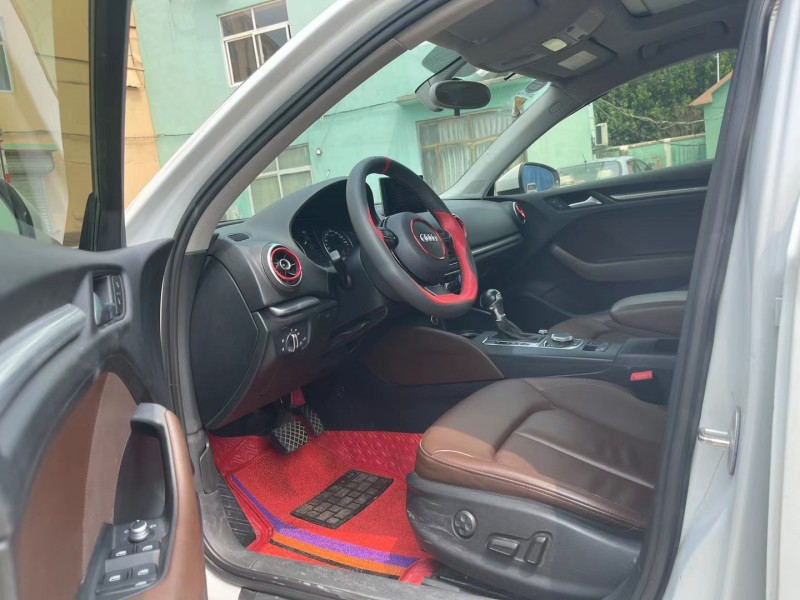 青岛15年奥迪A33