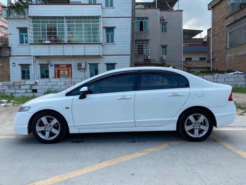 广州11年本田思域6