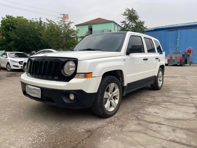 青島12年Jeep自由客8