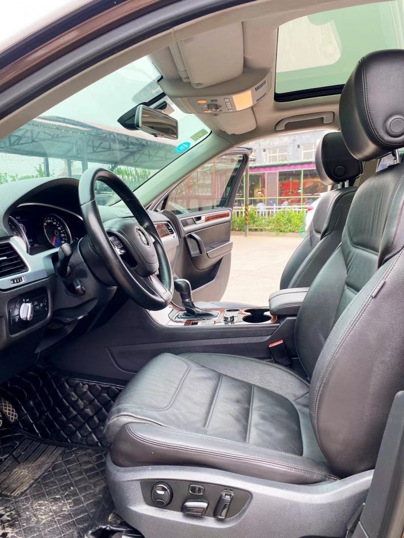 保定14年大众途锐3