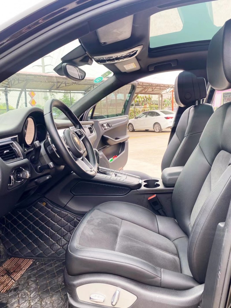 保定17年保时捷卡宴3