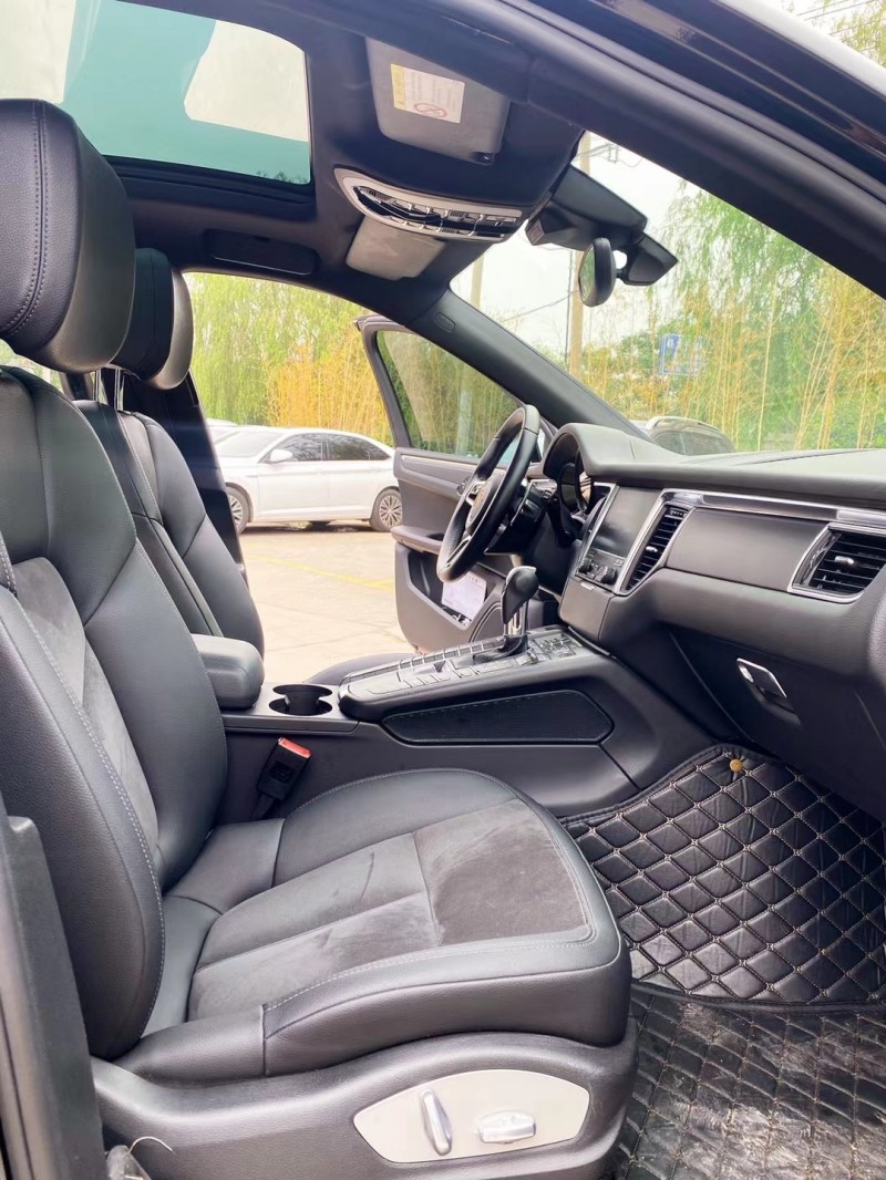 保定17年保时捷卡宴4