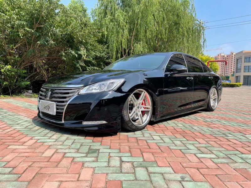 唐山16年豐田皇冠8