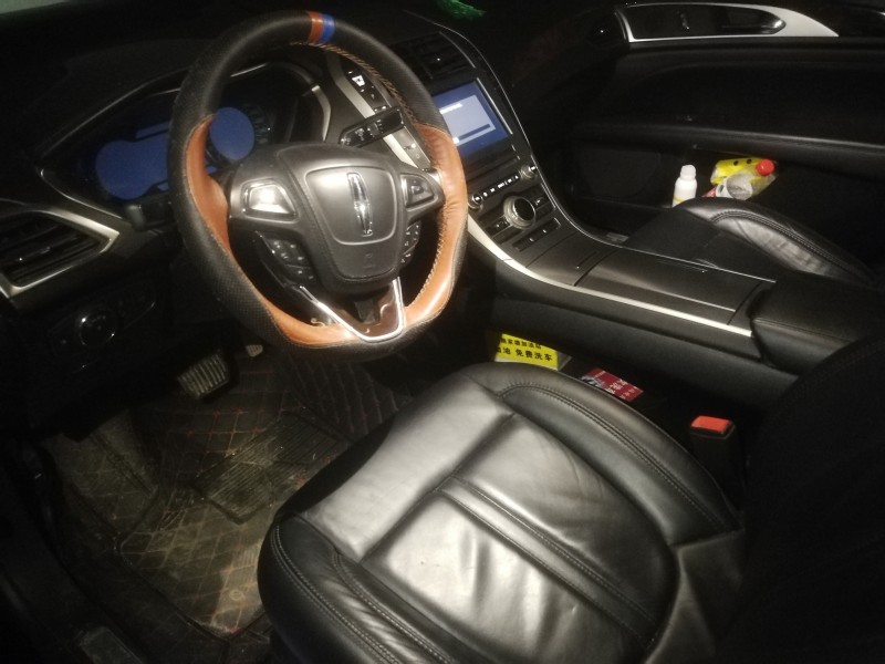黃石17年林肯MKZ10