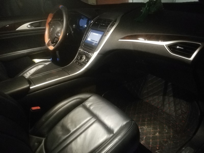 黃石17年林肯MKZ4