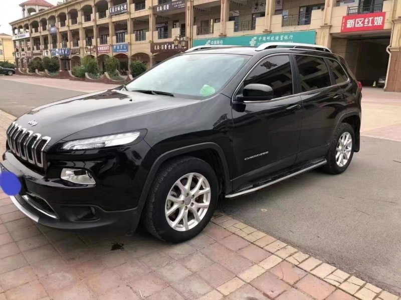 邯鄲18年Jeep自由光2
