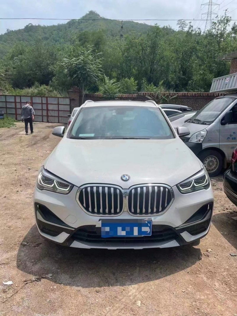 保定20年宝马X16