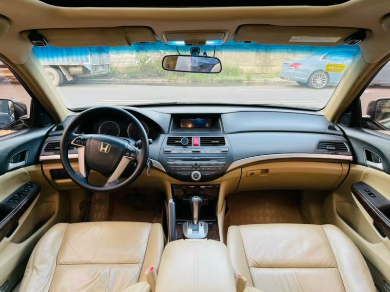 东莞10年本田雅阁6