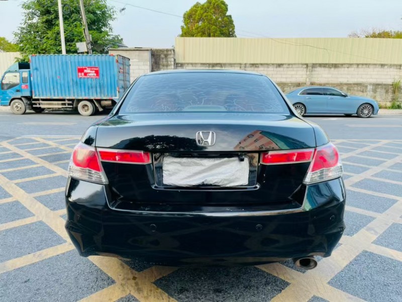 东莞10年本田雅阁2