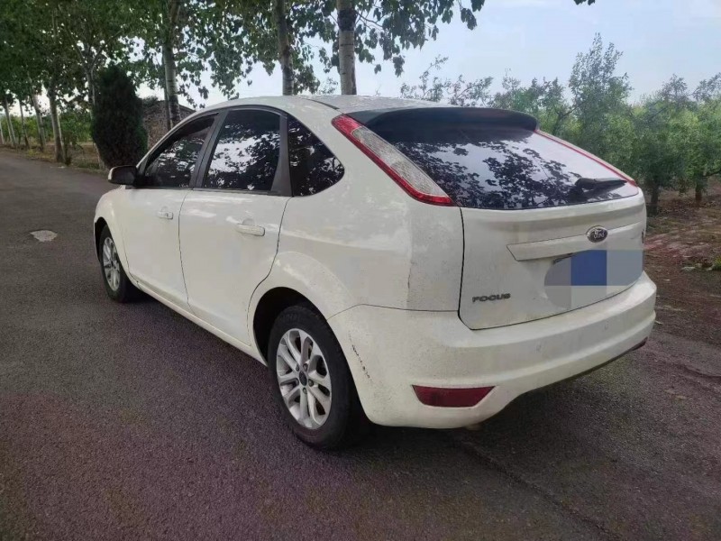 郑州14年福特福克斯4