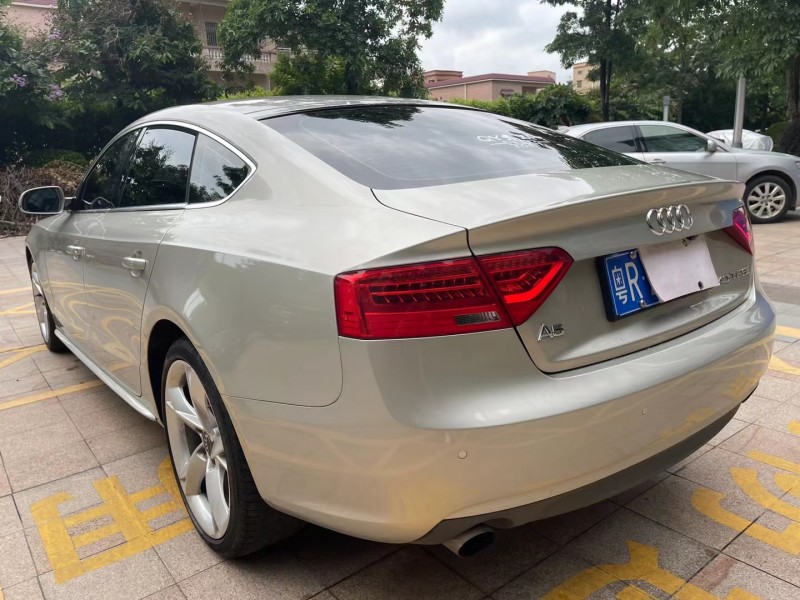 中山13年奥迪A55