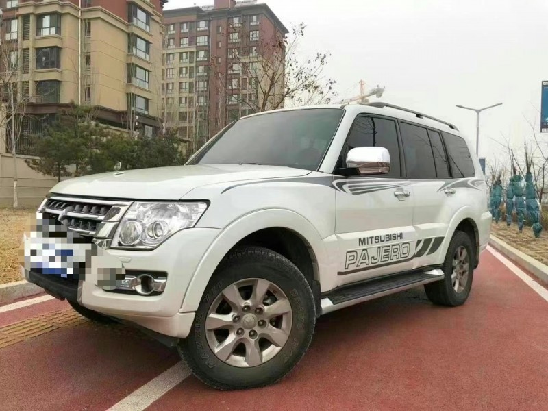廊坊15年三菱帕杰罗8