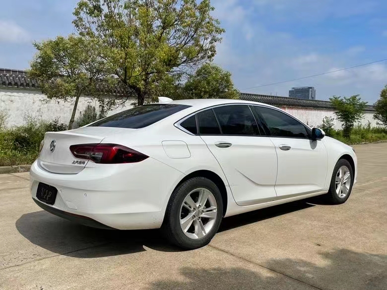 盐城19年别克君威5