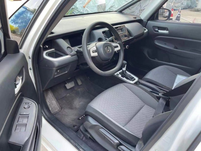 青岛20年本田飞度3