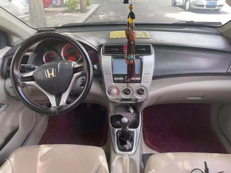 潍坊09年本田锋范4