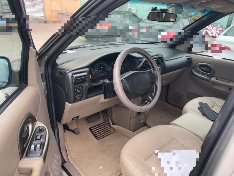 青岛10年别克GL84