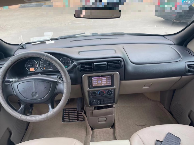 青岛10年别克GL86