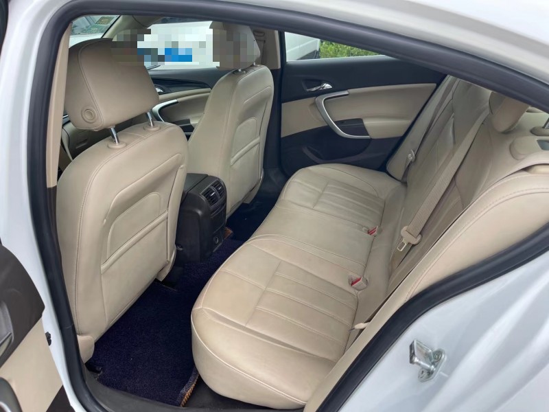 青岛15年别克君威5