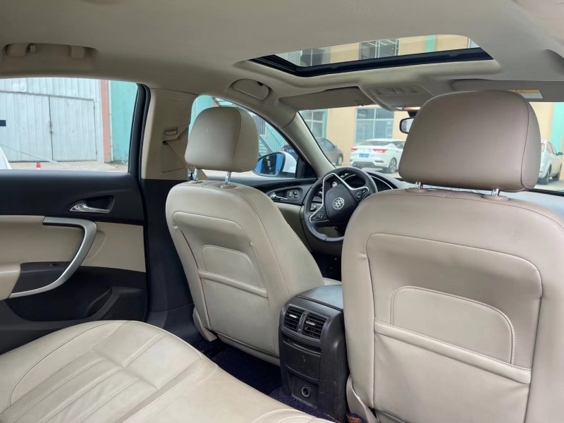 青岛15年别克君威7