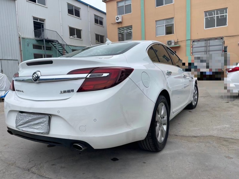 青岛15年别克君威8