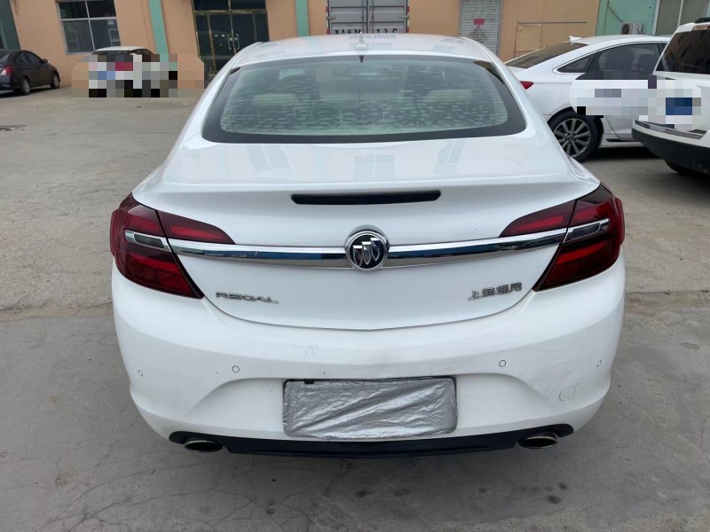 青岛15年别克君威9