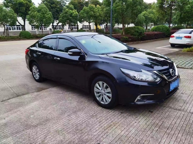 麗水17年日產天籟3