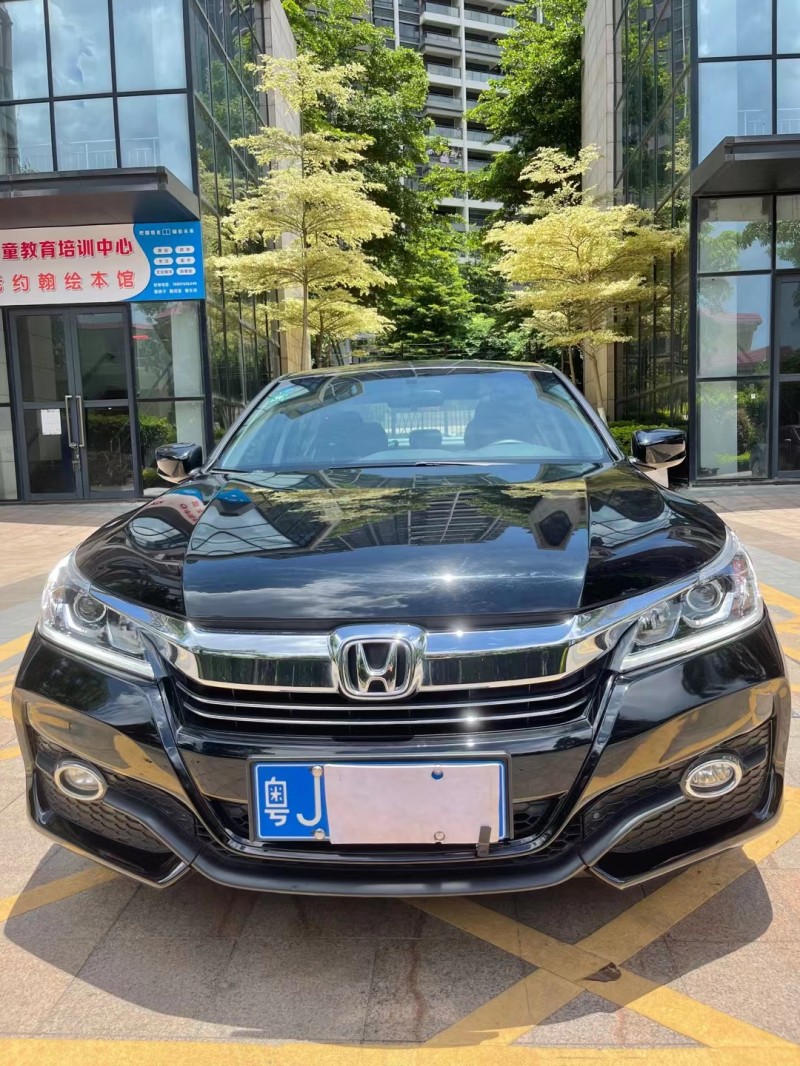 中山17年本田雅阁2