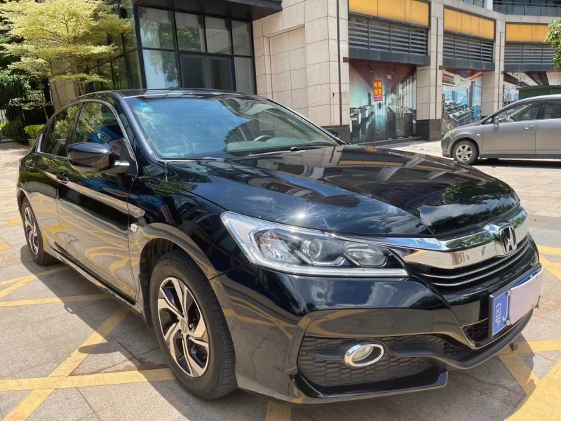 中山17年本田雅阁4