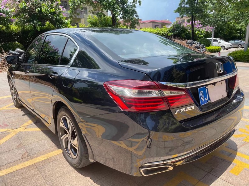 中山17年本田雅阁5
