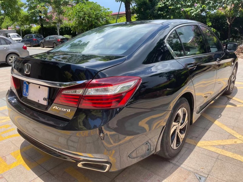 中山17年本田雅阁6