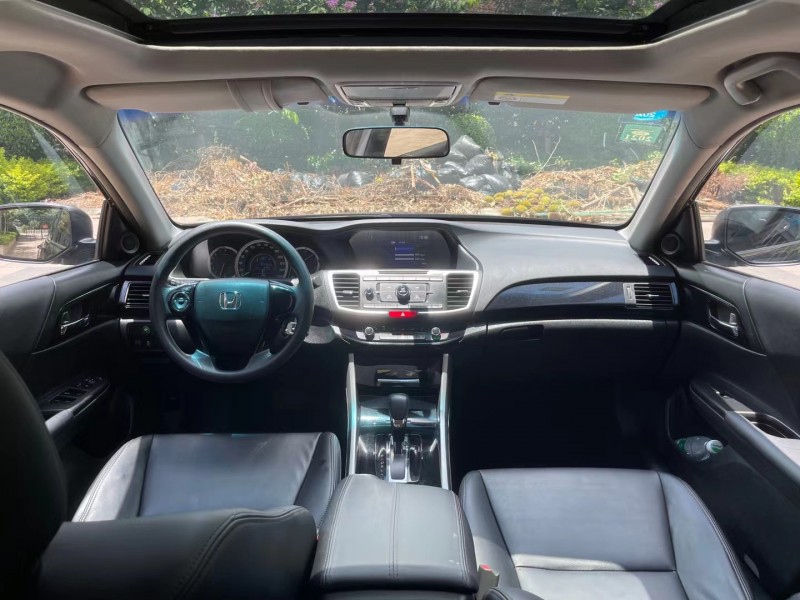 中山17年本田雅阁8